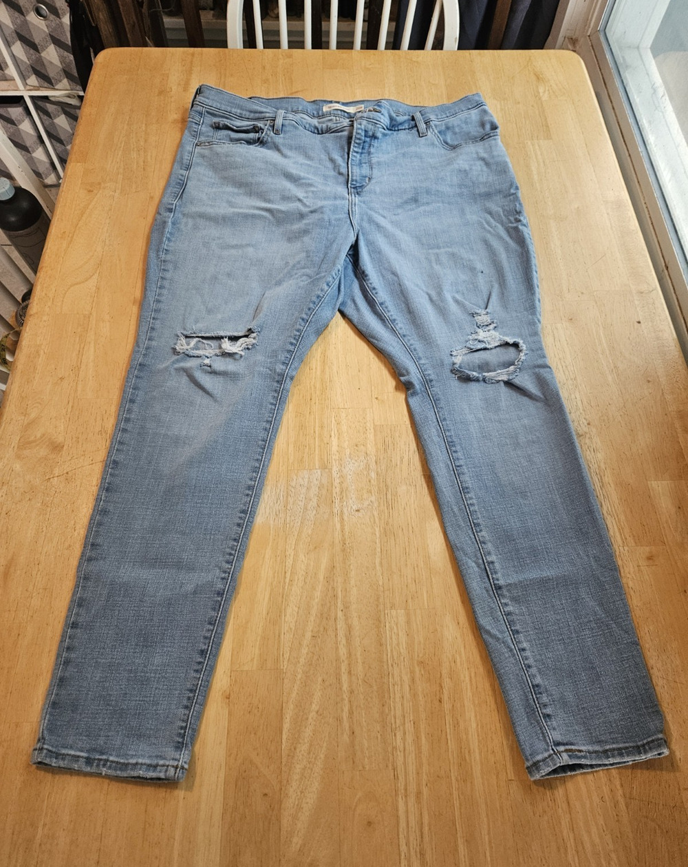 Levi Strauss & Co 721 High Rise Skinny Jeans 20W Light Wash Distressed